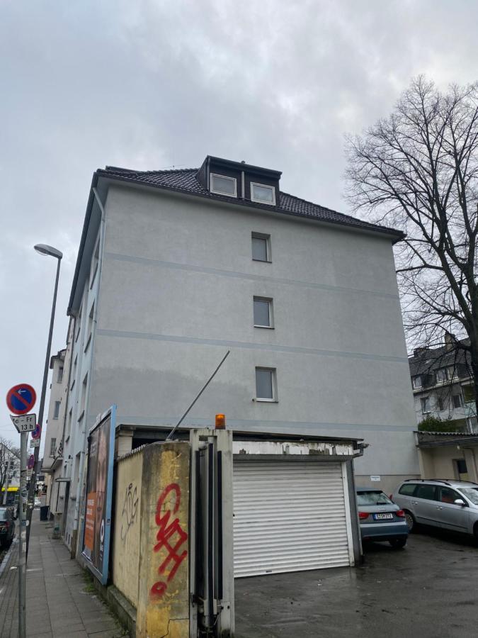 Riesen Bett, Strassenbahn Vor Der Tuer, Beste Lage, Nah Zur Messe, Keine Rechnungen Essen Zewnętrze zdjęcie